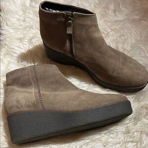 Aquatalia Taupe Suede Wedge Boots